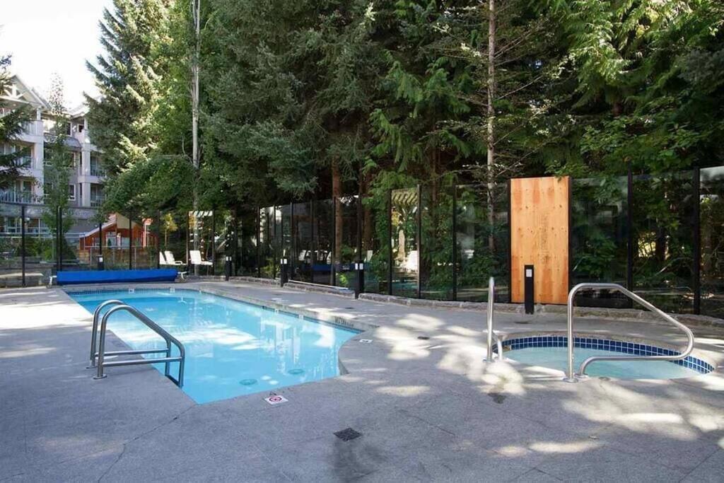 Appartement Couples' In Village *